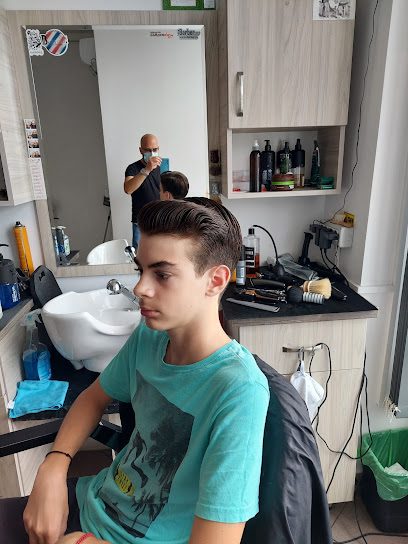 Barbers shop frizerie urs Strada 1 Decembrie 11-21