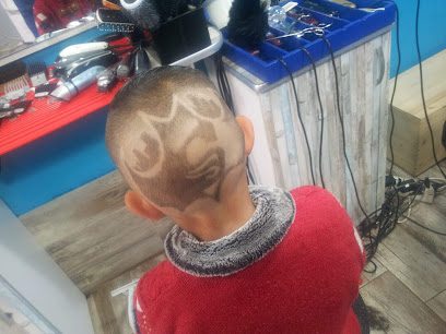Barbershop Fenyák Rolland Strada Alexandru Ioan Cuza 1-3