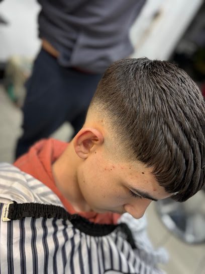 Frizerie avec Par'Don barbershop salon Strada Cloșca 4