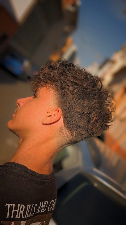 Hairline Barbershop Strada Gheorghe Lazăr 11