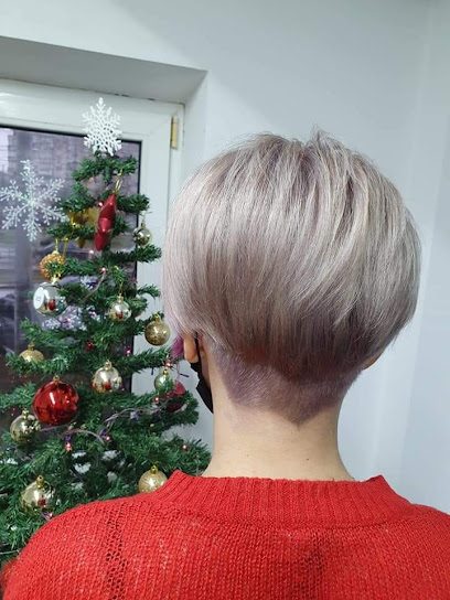 Natalia hair style Gheorghe Doja Bloc 36C