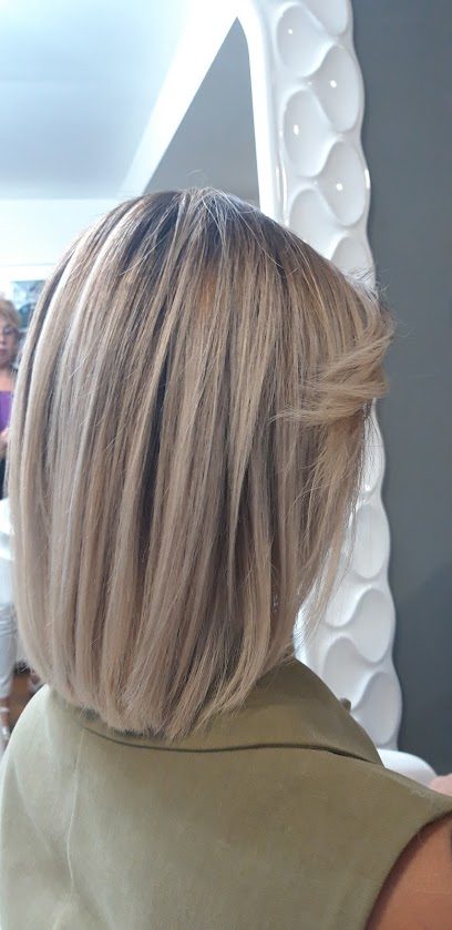 Salon Emilia hairstyle coafură frizerie Soho Beauty