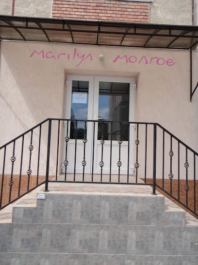 Salon Marilyn Monroe Strada Ștefan cel Mare nr 2