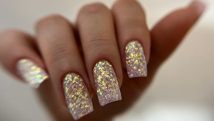 Salon de manichiura - Unghii cu gel Alina