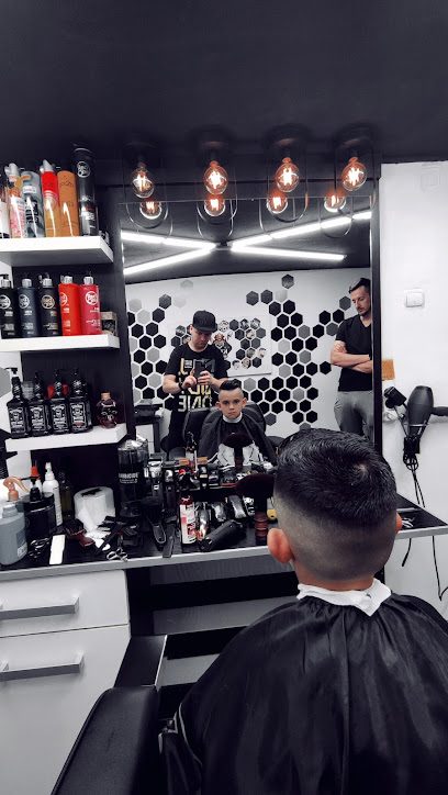 The King Barber Beclean Strada Bobâlna 5A