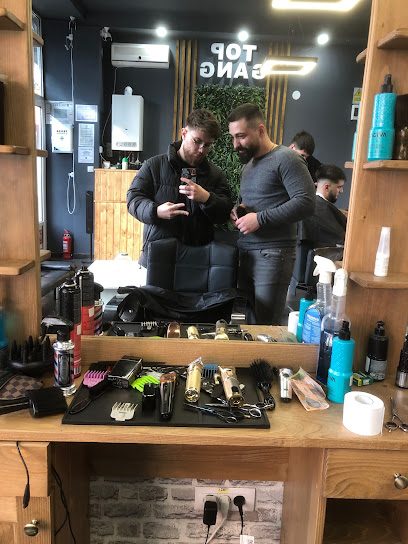 Top Gang Barbershop Strada Democrației 41